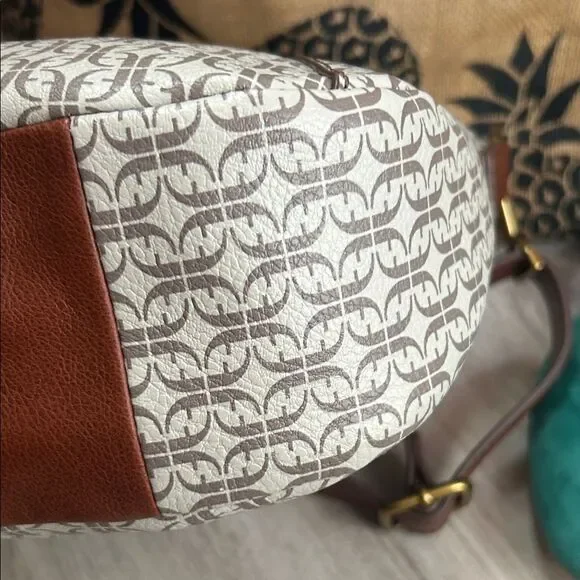 Fossil Skylar crossbody Cream and Brown preloved ❤️EUC Any questions - Picture 8 of 17